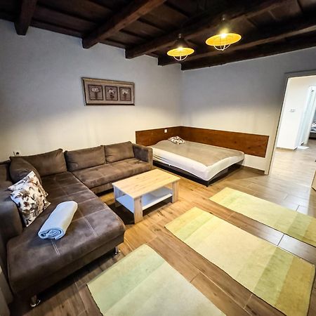 Bed and Breakfast Dreko Panzio & Borbisztro Győrújbarát Exteriér fotografie