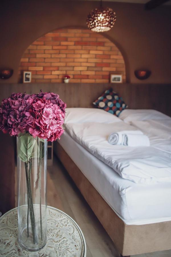 Bed and Breakfast Dreko Panzio & Borbisztro Győrújbarát Exteriér fotografie