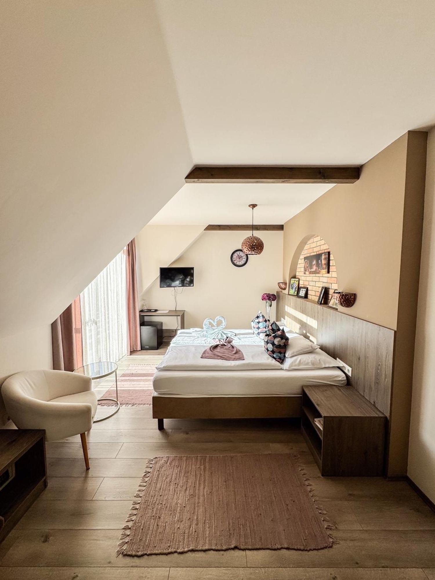 Bed and Breakfast Dreko Panzio & Borbisztro Győrújbarát Exteriér fotografie