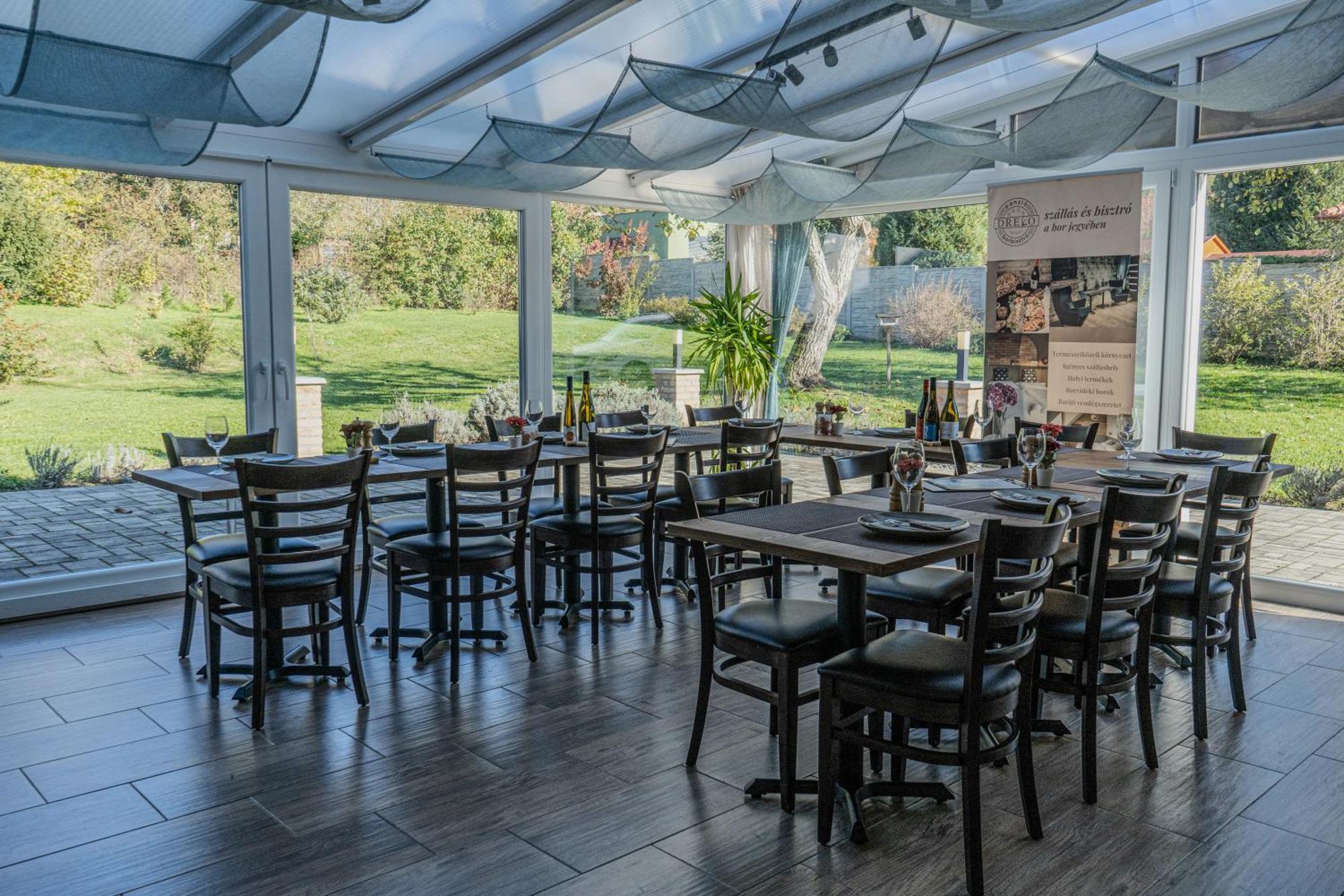 Bed and Breakfast Dreko Panzio & Borbisztro Győrújbarát Exteriér fotografie