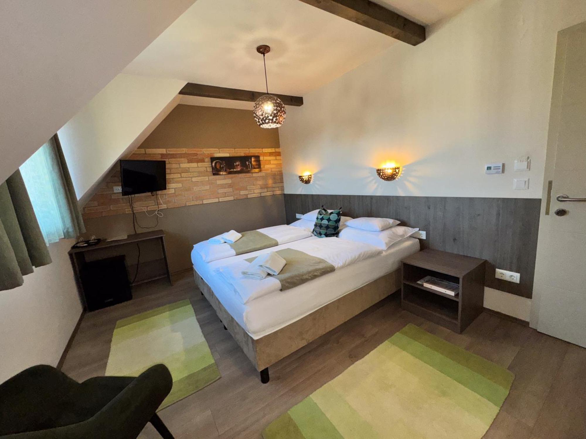 Bed and Breakfast Dreko Panzio & Borbisztro Győrújbarát Exteriér fotografie