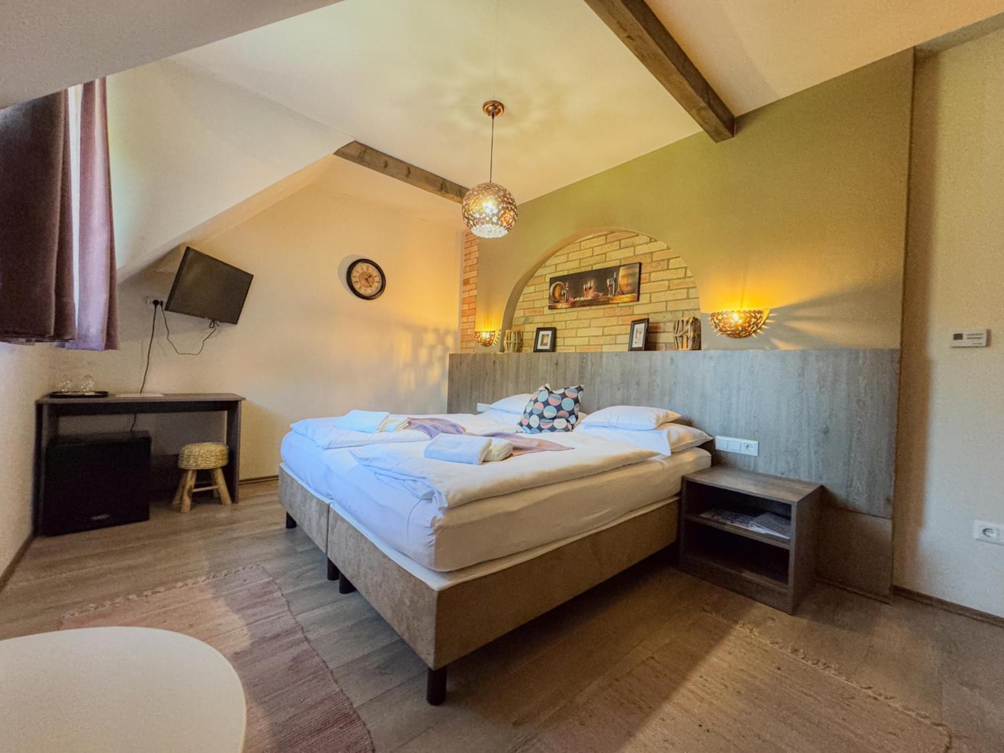 Bed and Breakfast Dreko Panzio & Borbisztro Győrújbarát Exteriér fotografie